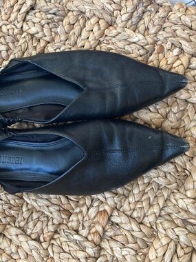 Steve Madden Zella Pointed Flats Size 9 Color Black